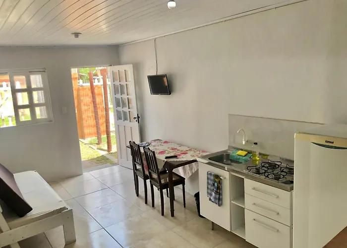 Kitnet A 150M Da Praia